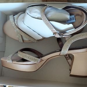 Steve Madden block heels size 6, pink